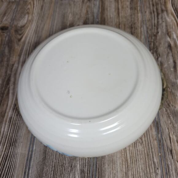 Vintage Metlox Sculptured Grape, Round Covered, Poppytrail Casserole 8-1/4 - Picture 6 of 6